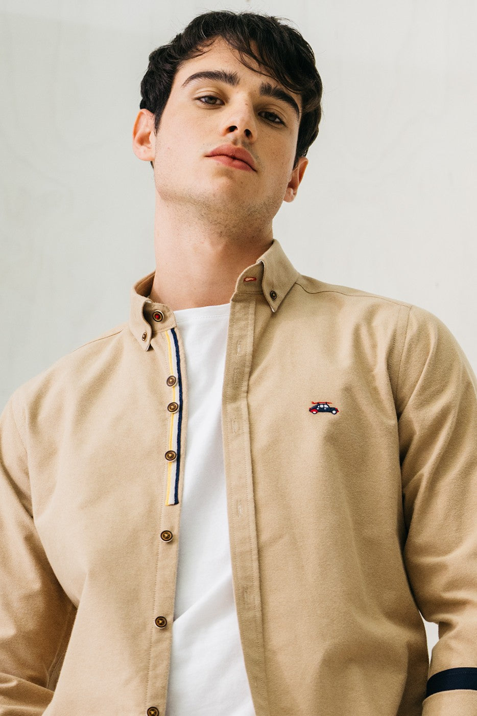 Camisa regular fit hombre camel