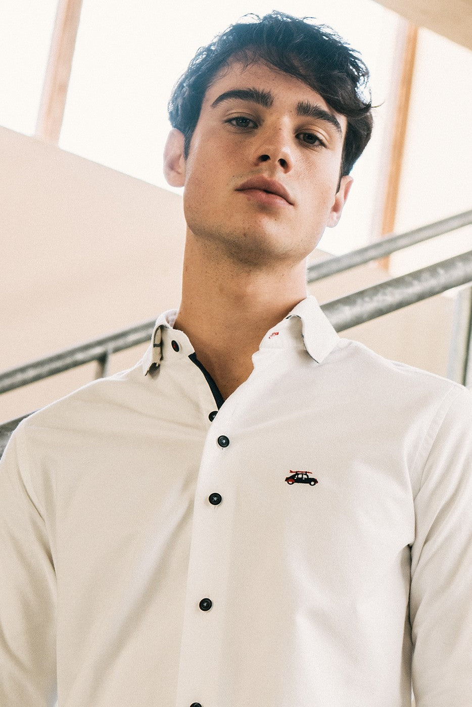 Camisa hombre tejido Oxford blanca con coderas