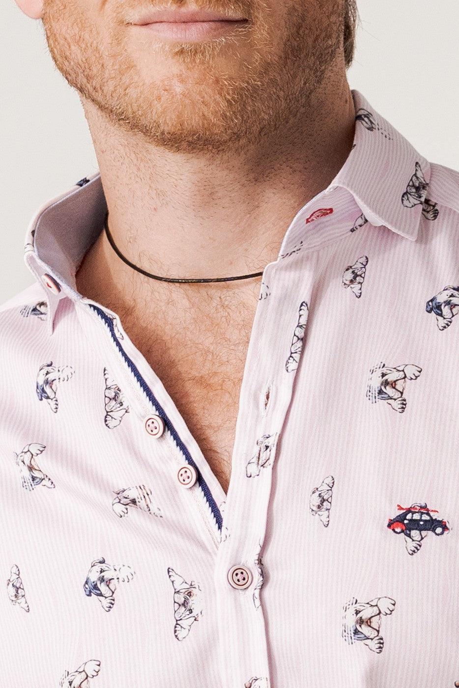 Camisa slim fit perros y rayas rosas