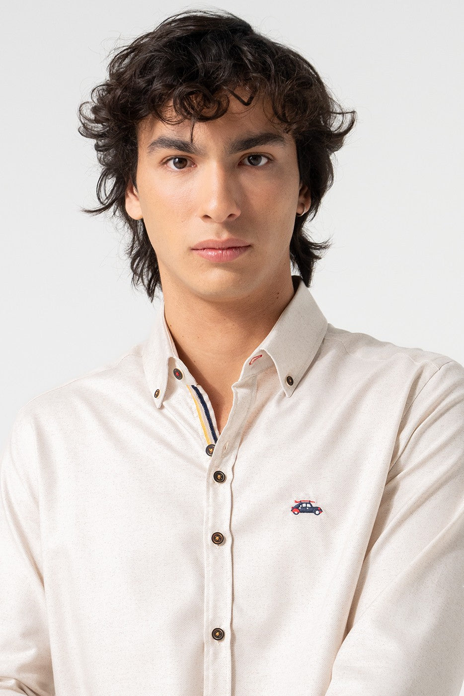 Camisa slim fit hombre beige