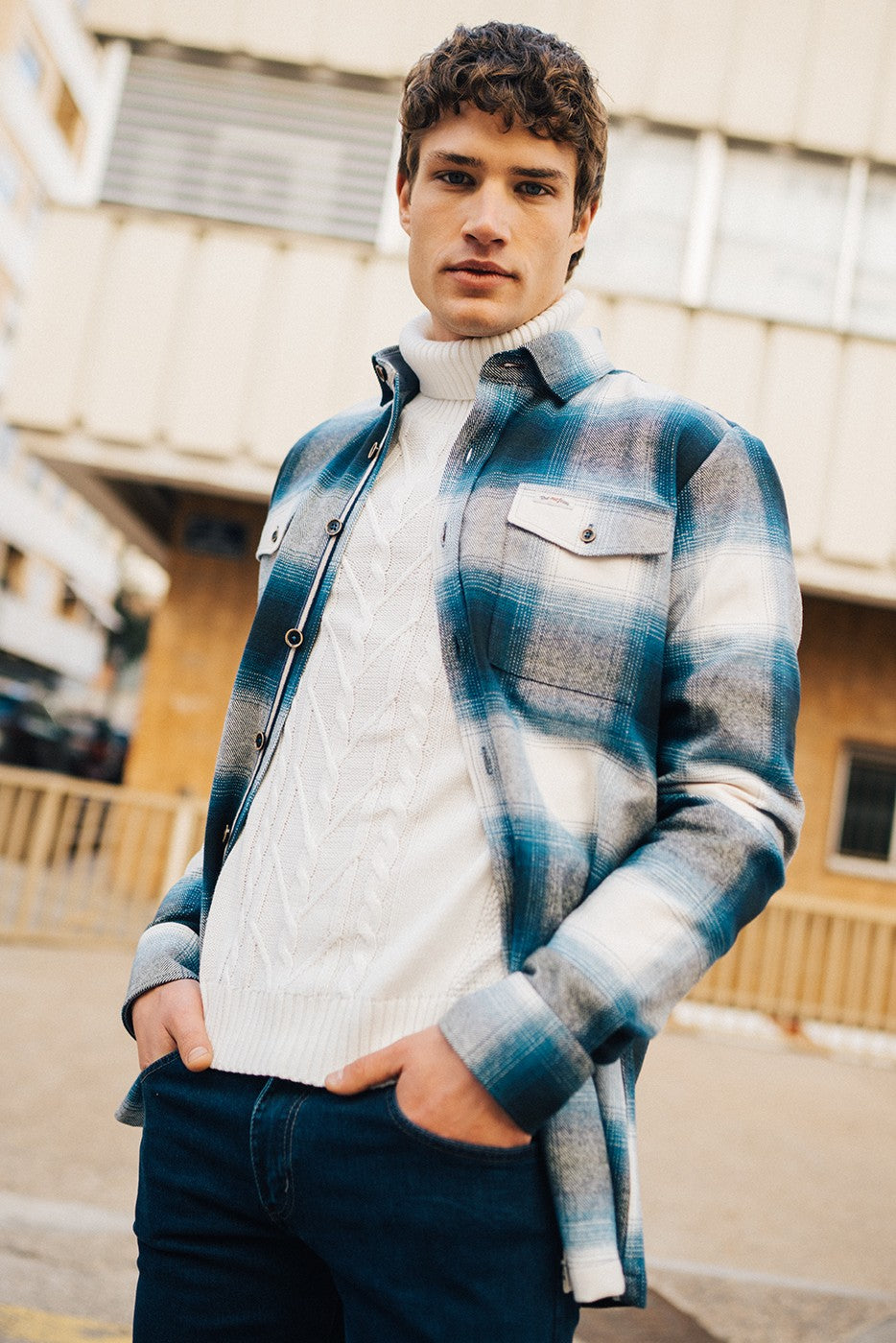 Sobrecamisa hombre cuadros tonos azul con bolsillos con solapa