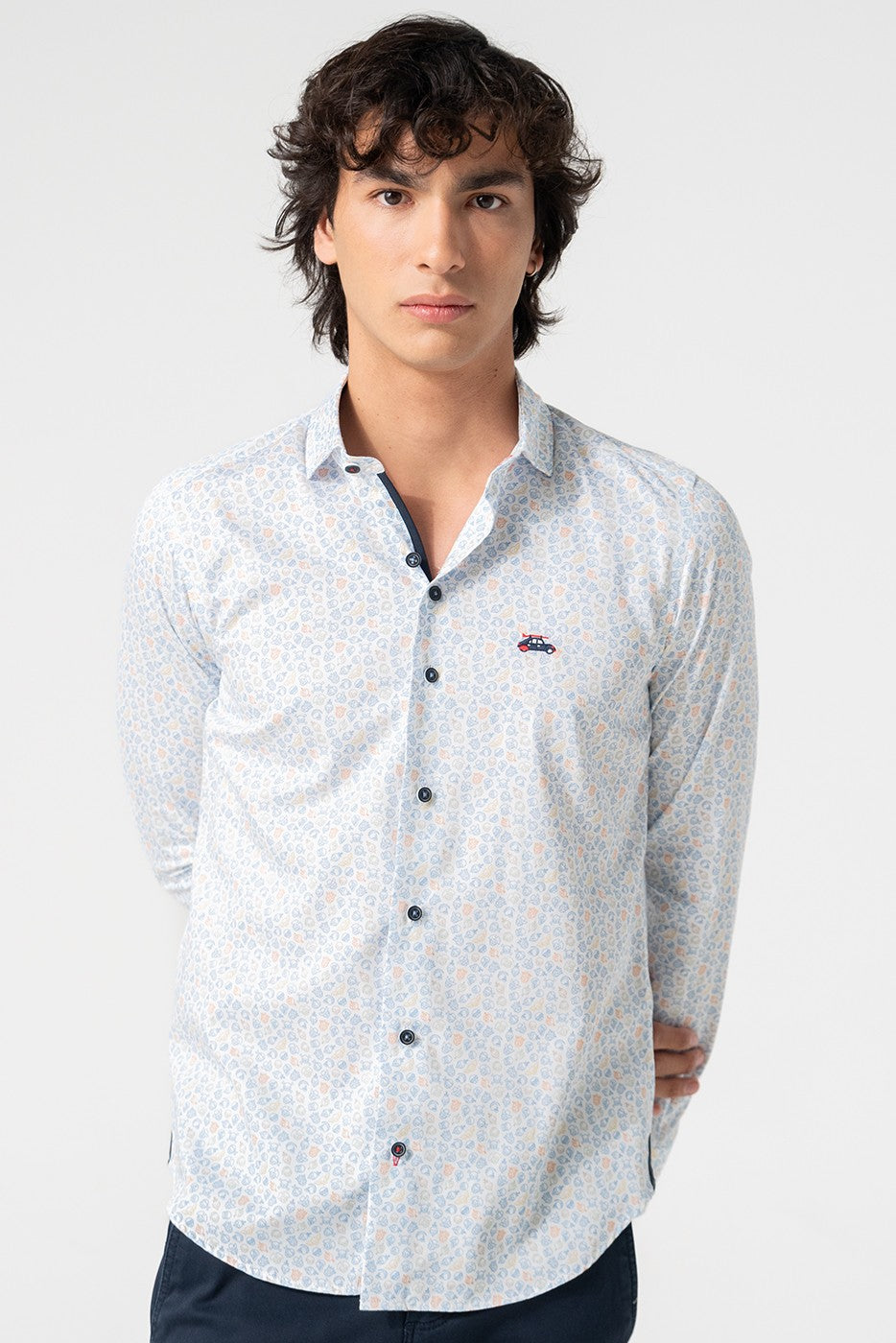Camisa hombre estampado calaveras celeste