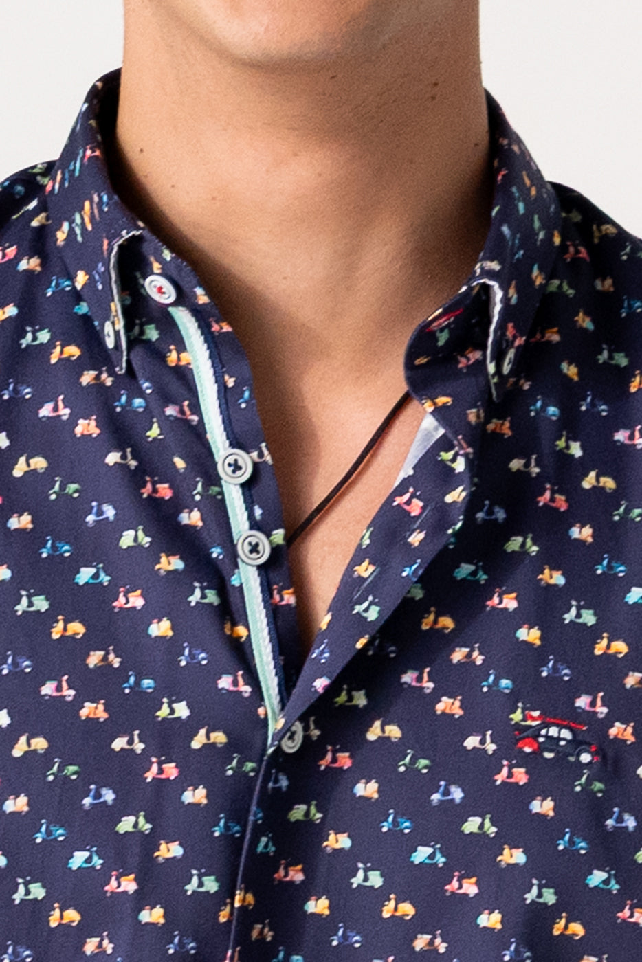 Camisa hombre estampado vespas multicolor