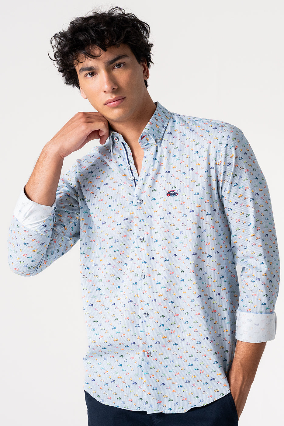 Camisa hombre slim fit estampado vespas fondo rayas