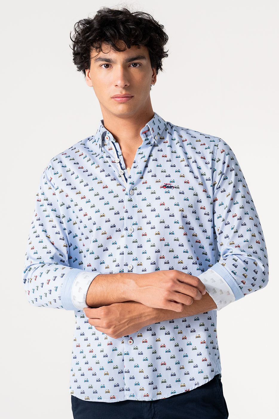 Camisa slim fit hombre estampado coches
