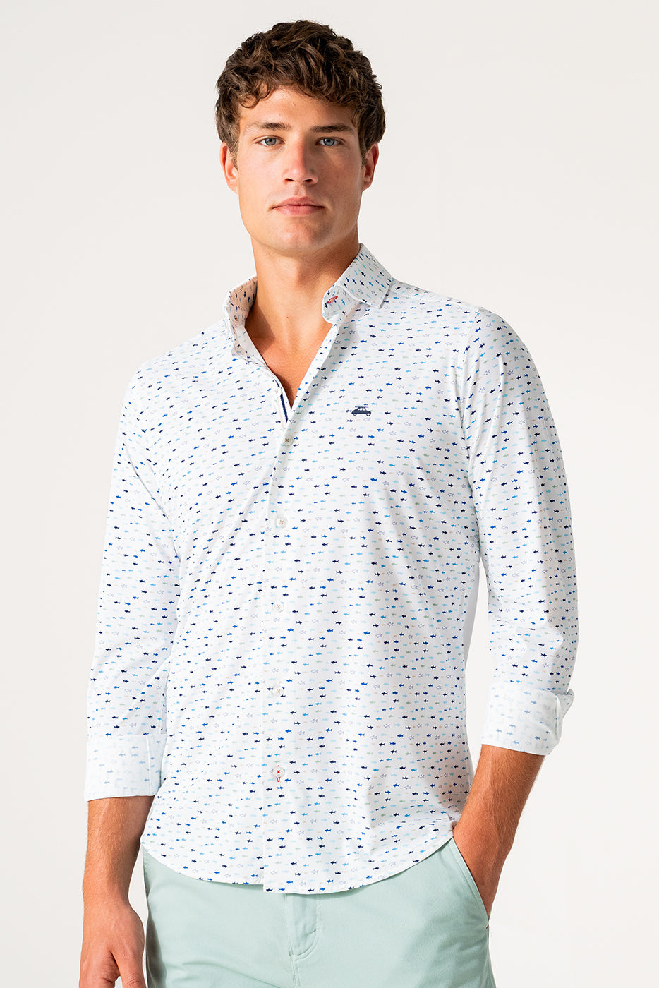 Camisa hombre tejido técnico estampado tiburones