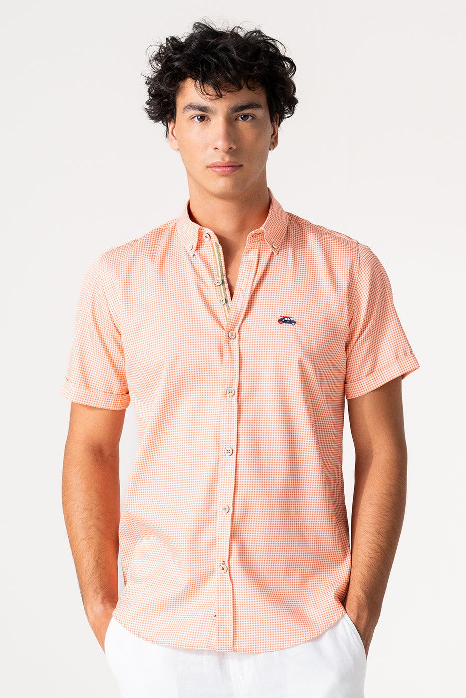 Camisa estampado cuadros en tono coral manga corta