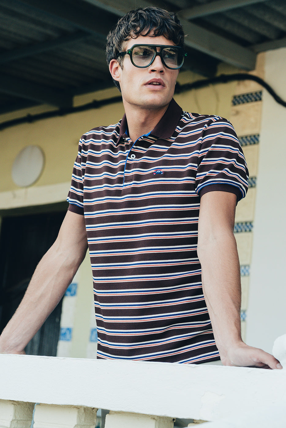 Polo hombre jacuard con rayas marrones