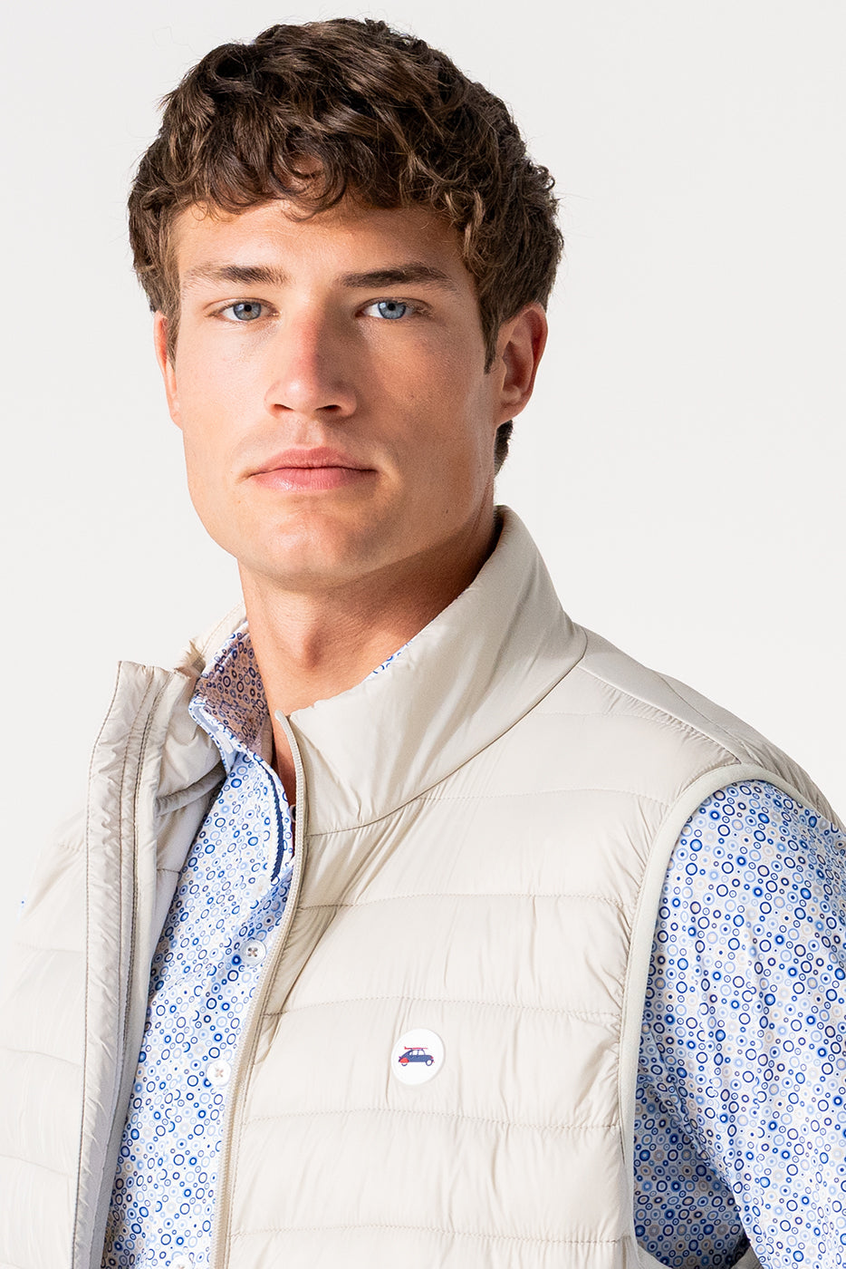 Chaleco hombre acolchado en tono beige