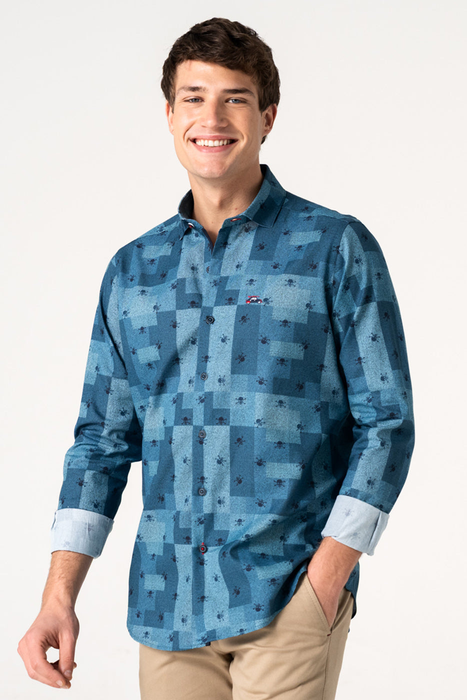 Camisa hombre microestampado calaveras fondo patchwork azul