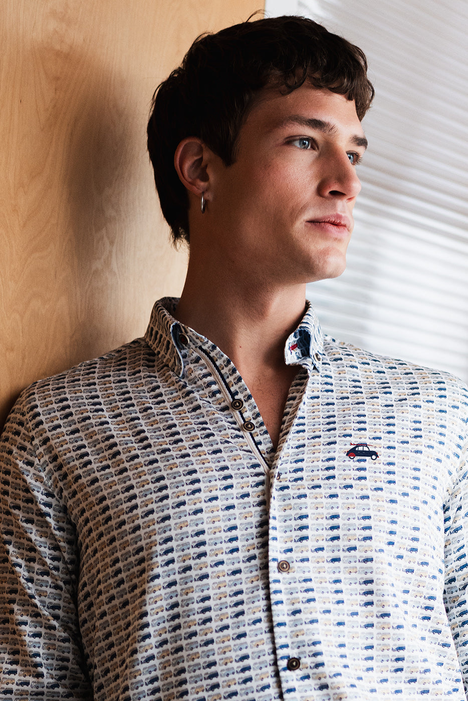 Camisa hombre estampado furgonetas camper