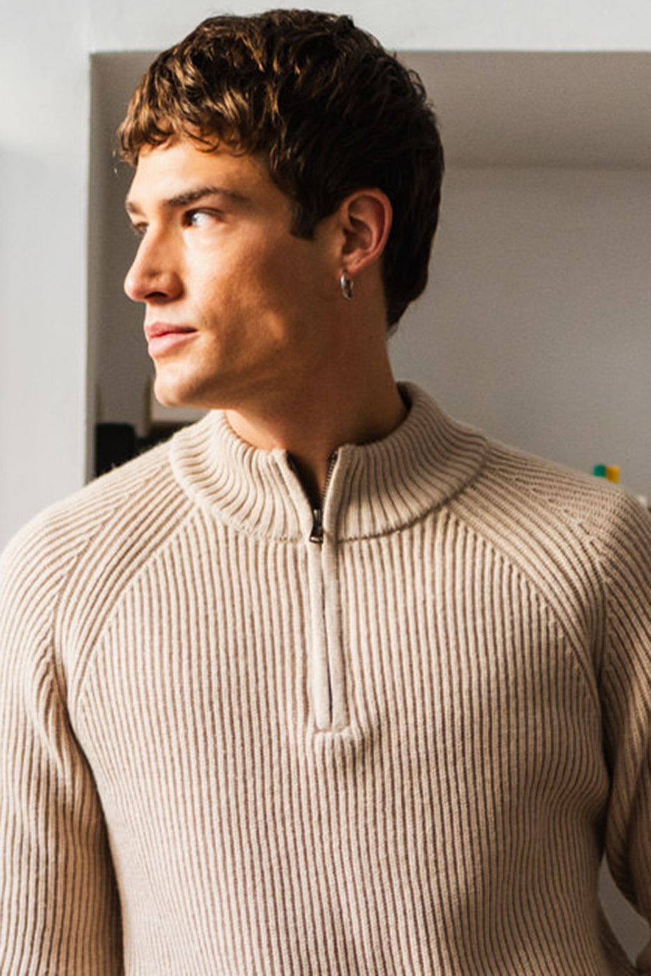 Jersey cuello con cremallera beige