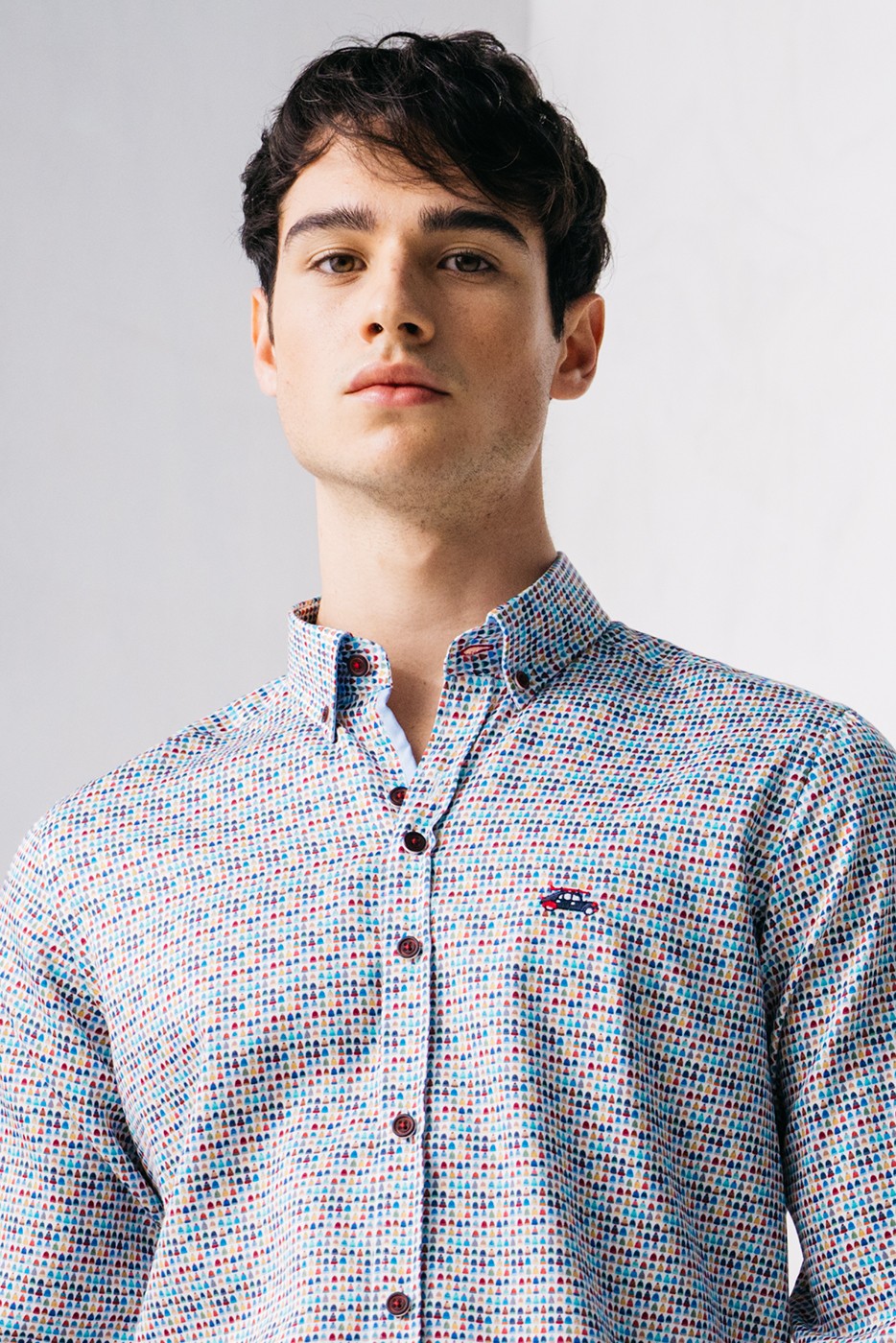 Camisa estampada de mini gorros de invierno multicolor