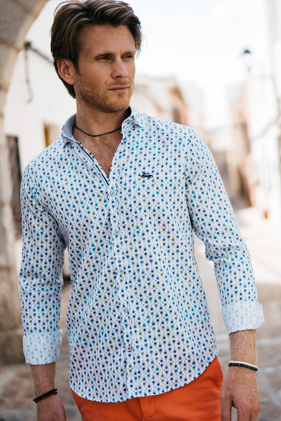 Camisa hombre regular fit palas y pelotas de pádel azul