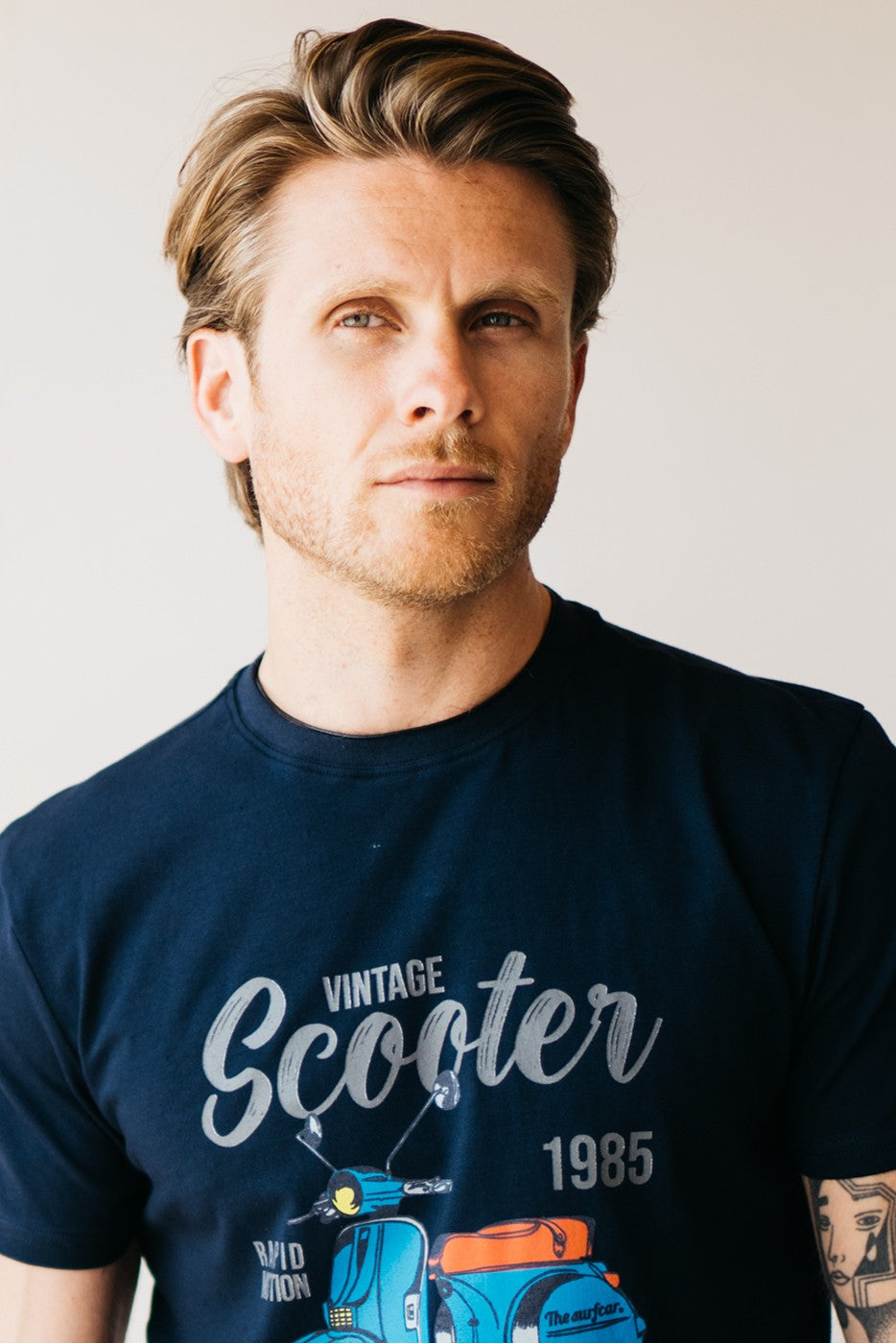 Camiseta manga corta scooter vintage azul marino