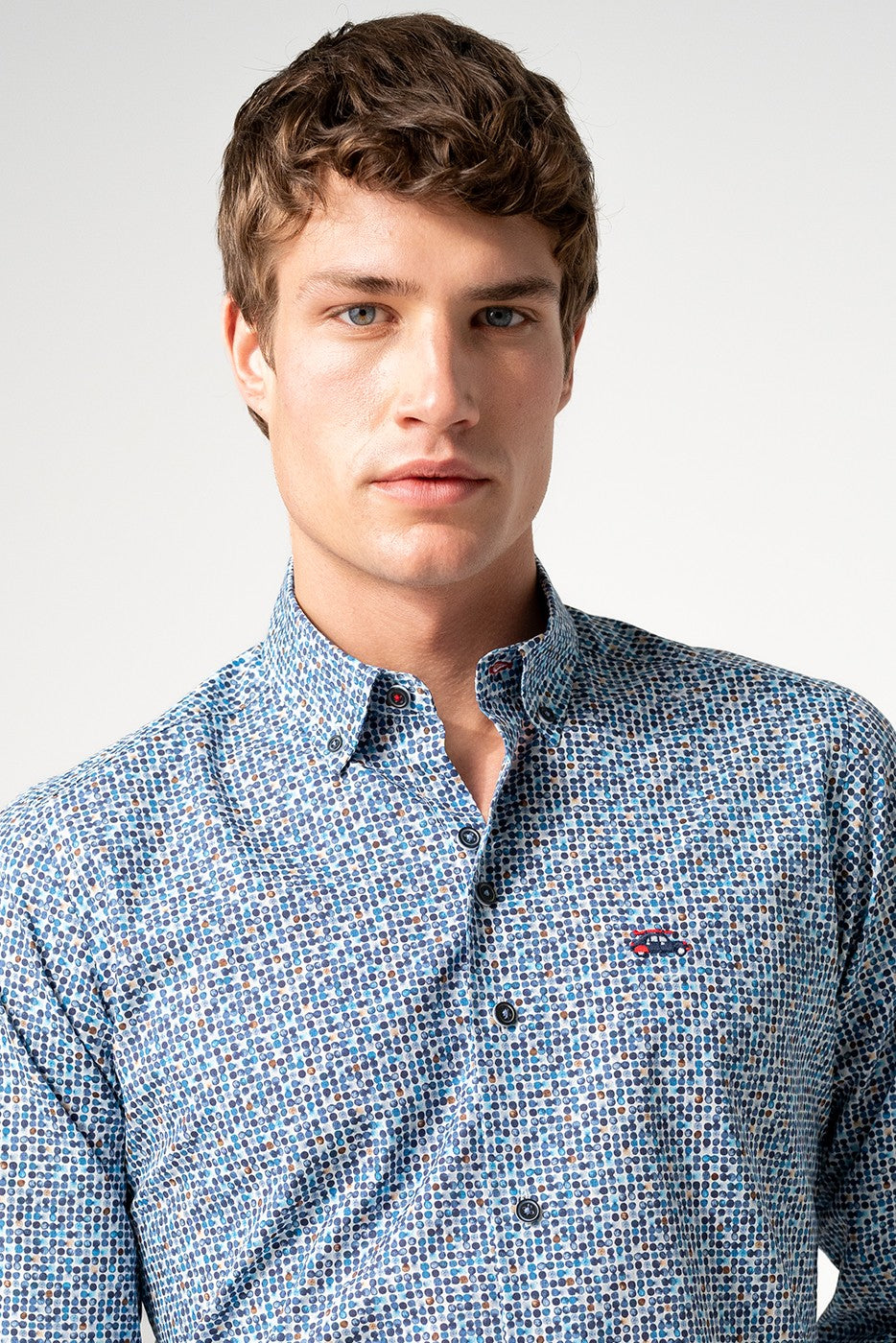 Camisa hombre slim fit estampado circulos