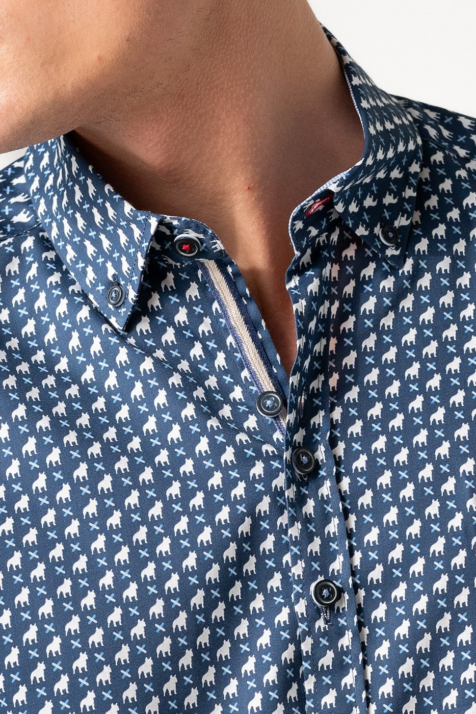 Camisa hombre regular fit estampado perros pequeños