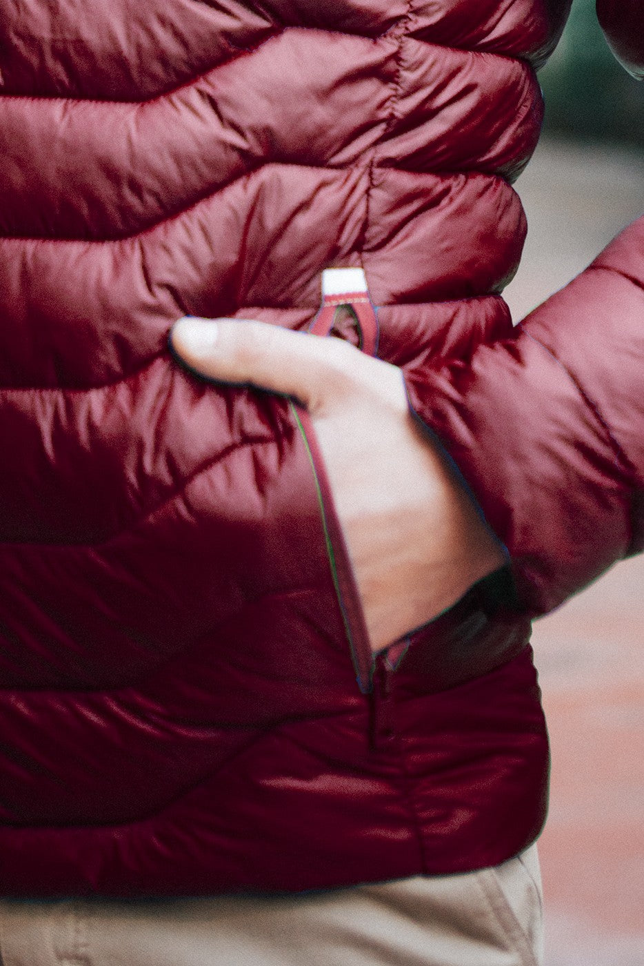 Chaqueta acolchada hombre granate con capucha