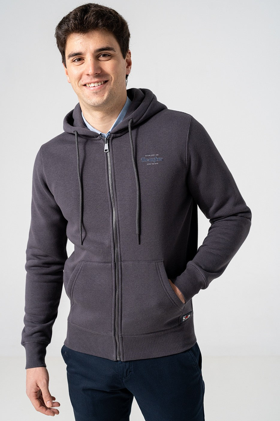 Sudadera de cremallera con capucha gris