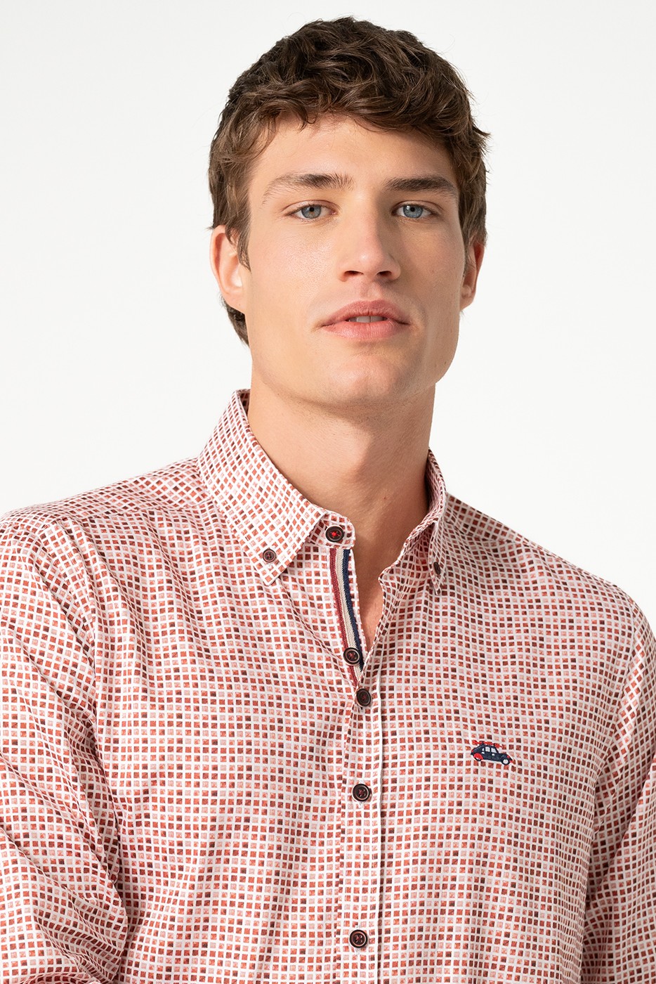 Camisa hombre estampado cuadrados granates