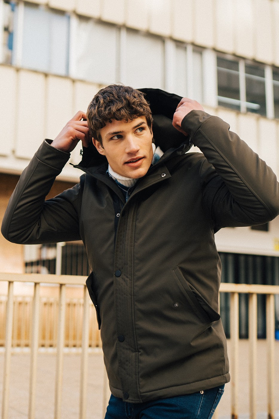 Parka hombre en color caqui