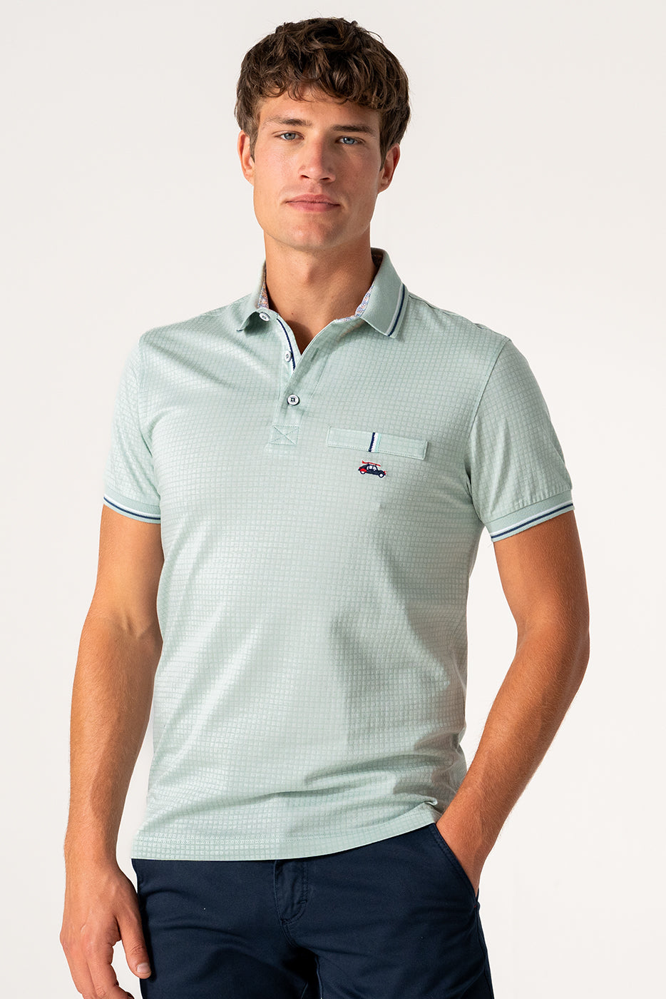 Polo hombre verde con falso bolsillo