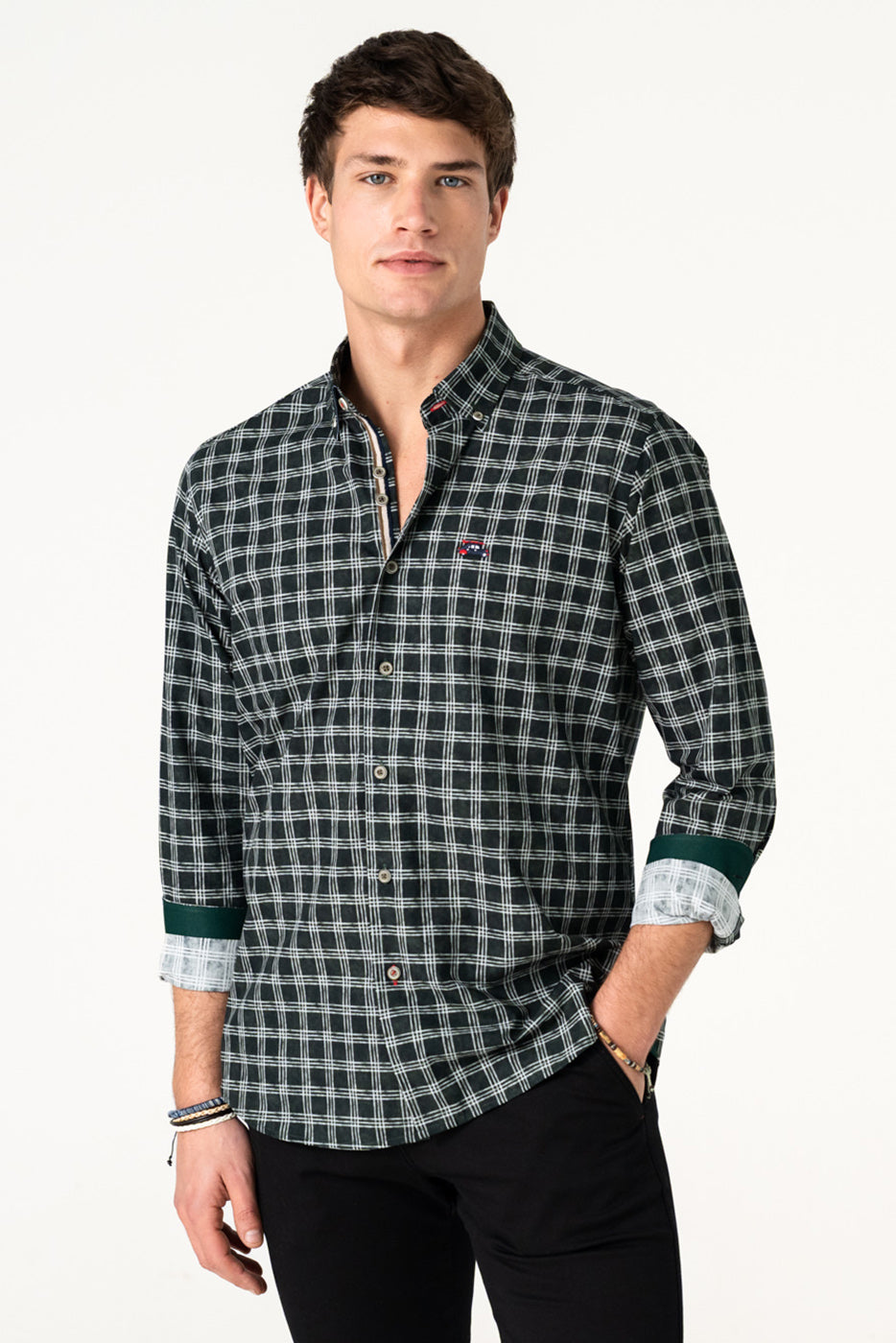 Camisa hombre verde botella diseño cuadros finos casual